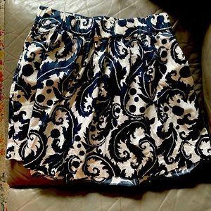 BR Collection mini skirt in size 10P.  Cotton with elastic waist and Pockets!